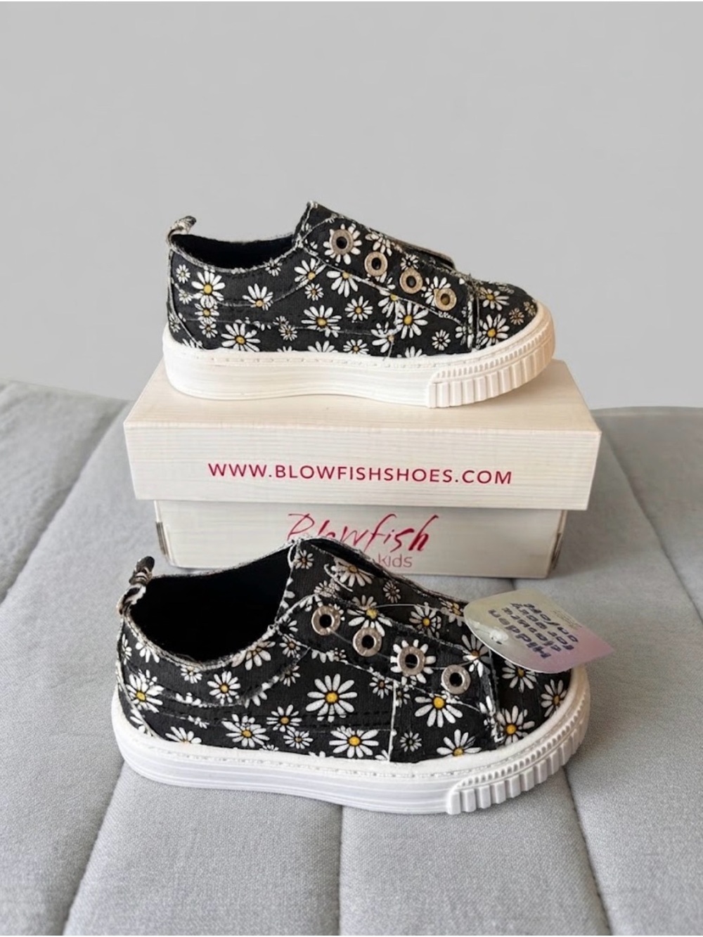 Blowfish Malibu Kids All Play-T Daisy Print Slip On Fashion Sneakers Size 7 New
